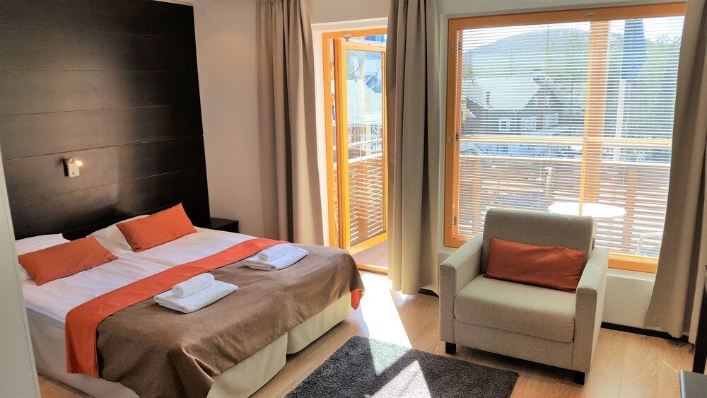 Levi Suites Levi Gold 2