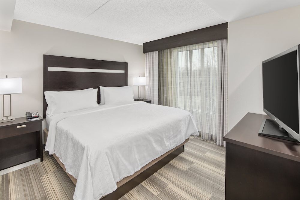 Holiday Inn Express & Suites GREENVILLE-I-85 & WOODRUFF RD by IHG 2
