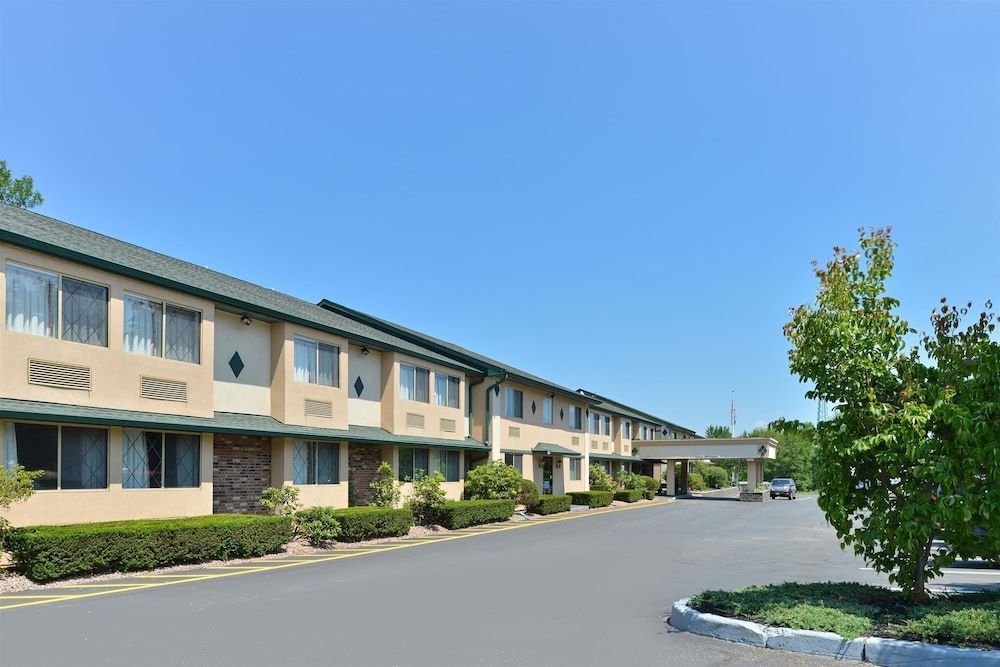 Americas Best Value Inn New Paltz 1