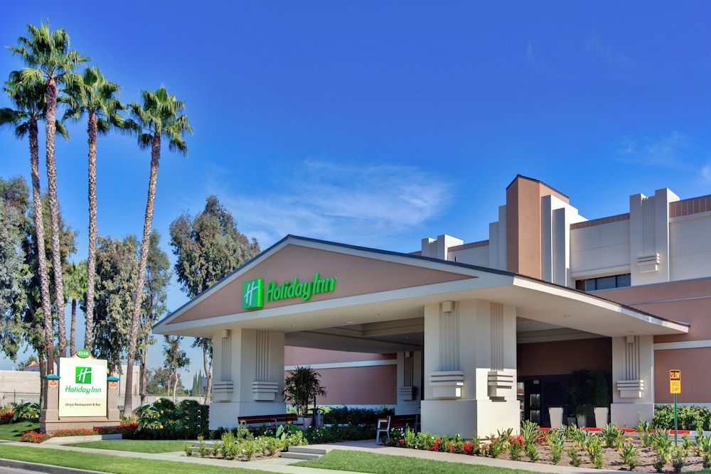 Holiday Inn & Suites ANAHEIM (1 BLK/DISNEYLAND ) by IHG 1