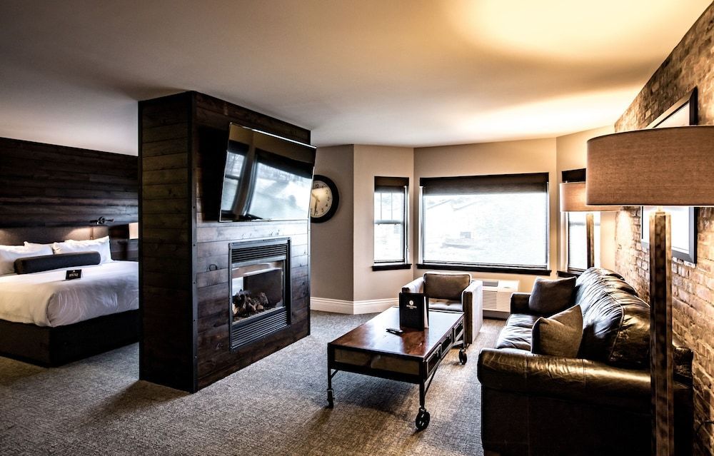 Ironworks Hotel 1