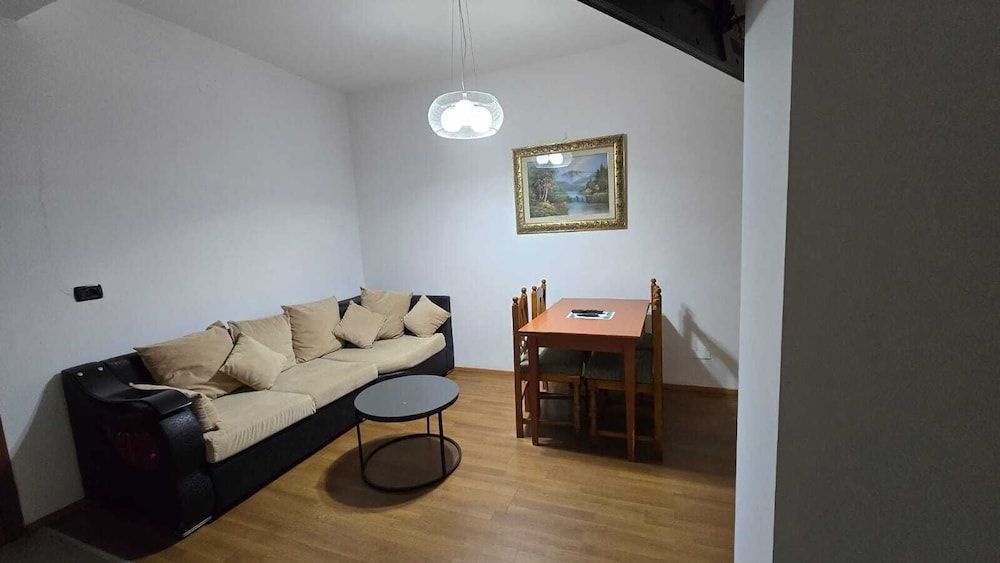 Tirent Apartment-Cozy 2-Bedroom Stay in Don Bosko 1