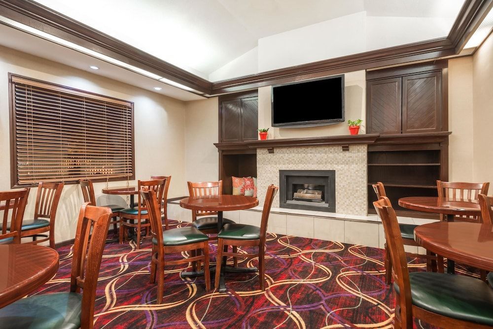 Hawthorn Extended Stay by Wyndham Dayton 2
