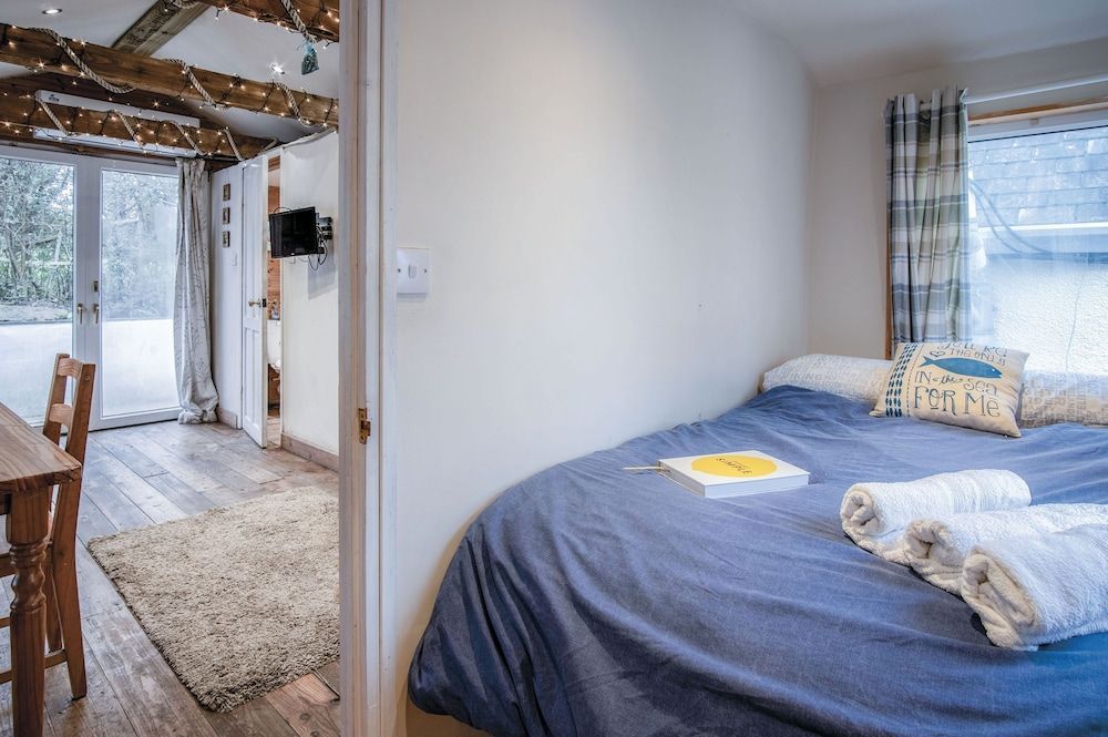 The Lodge - 1 Bedroom - Freshwest Beach Retreat 2