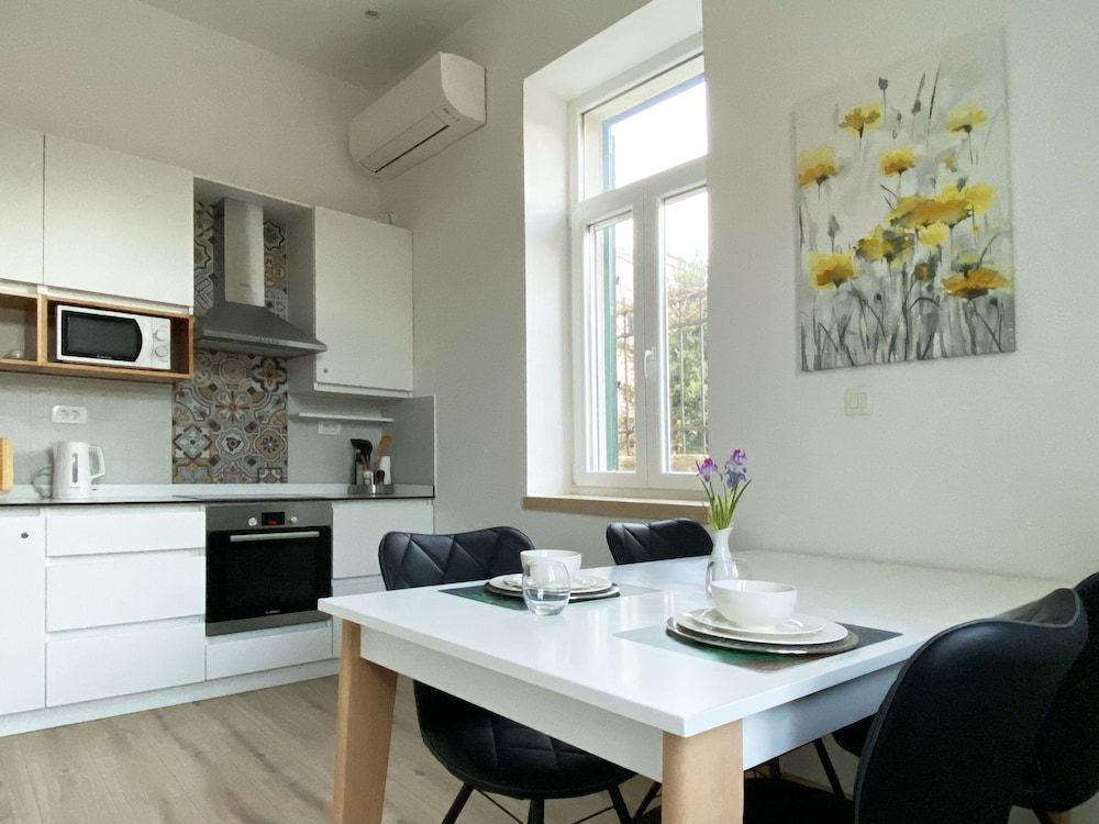 Studio Apt Orchard on Rokova St 1