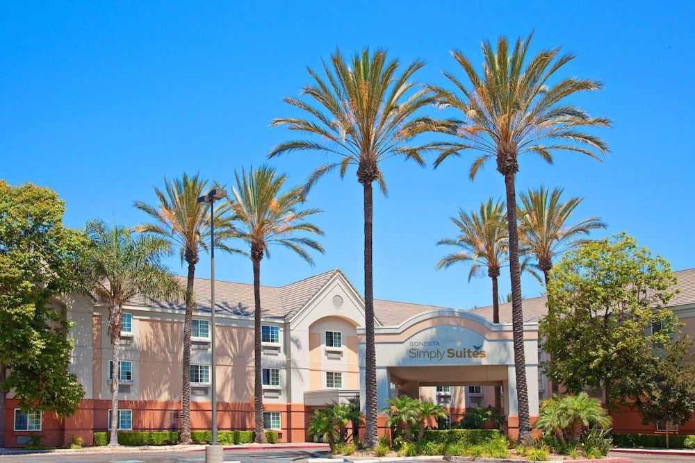 Sonesta Simply Suites Orange County Airport 1