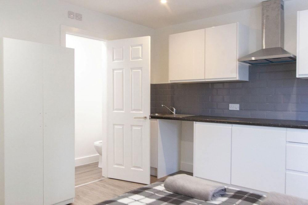 Bridge Road - Room 2b 1
