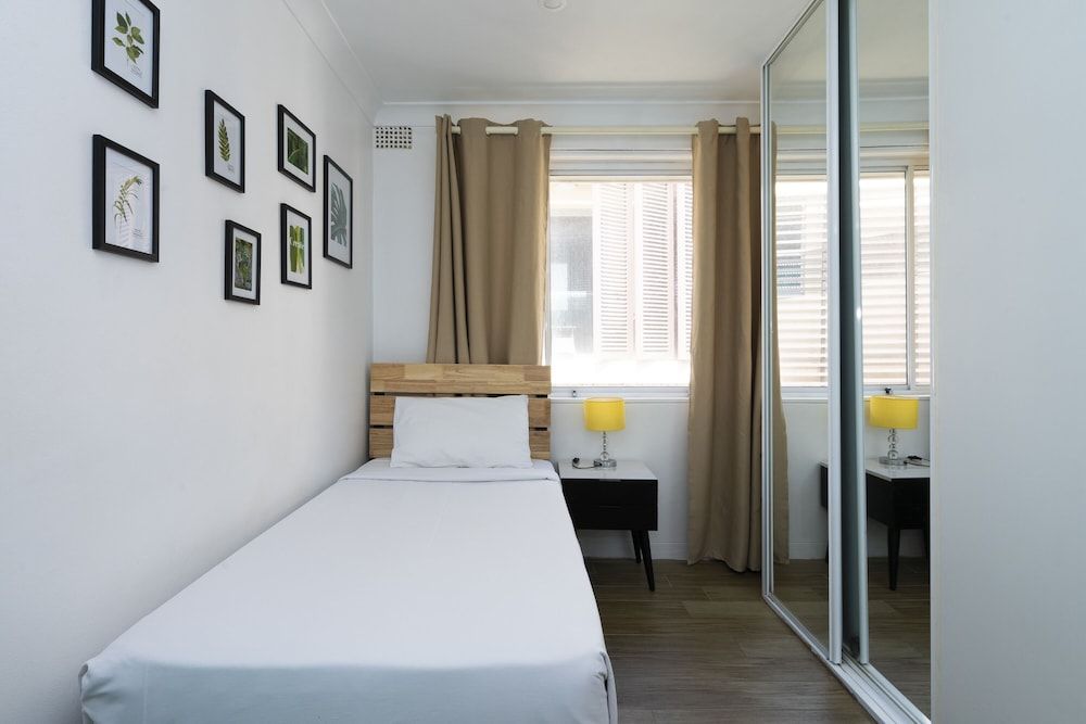 Manly Beachfront Apartment 1