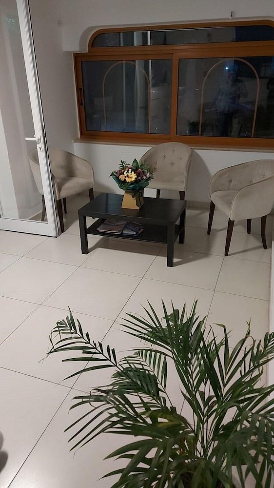 La Veranda Hotel 2