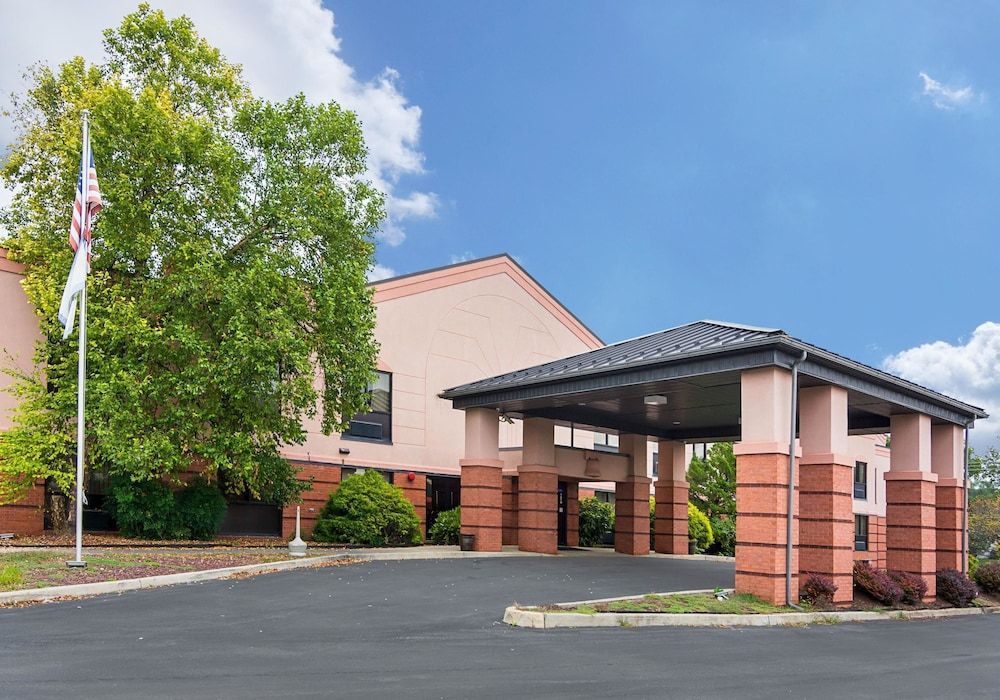 Quality Inn & Suites Kearneysville - Martinsburg 1