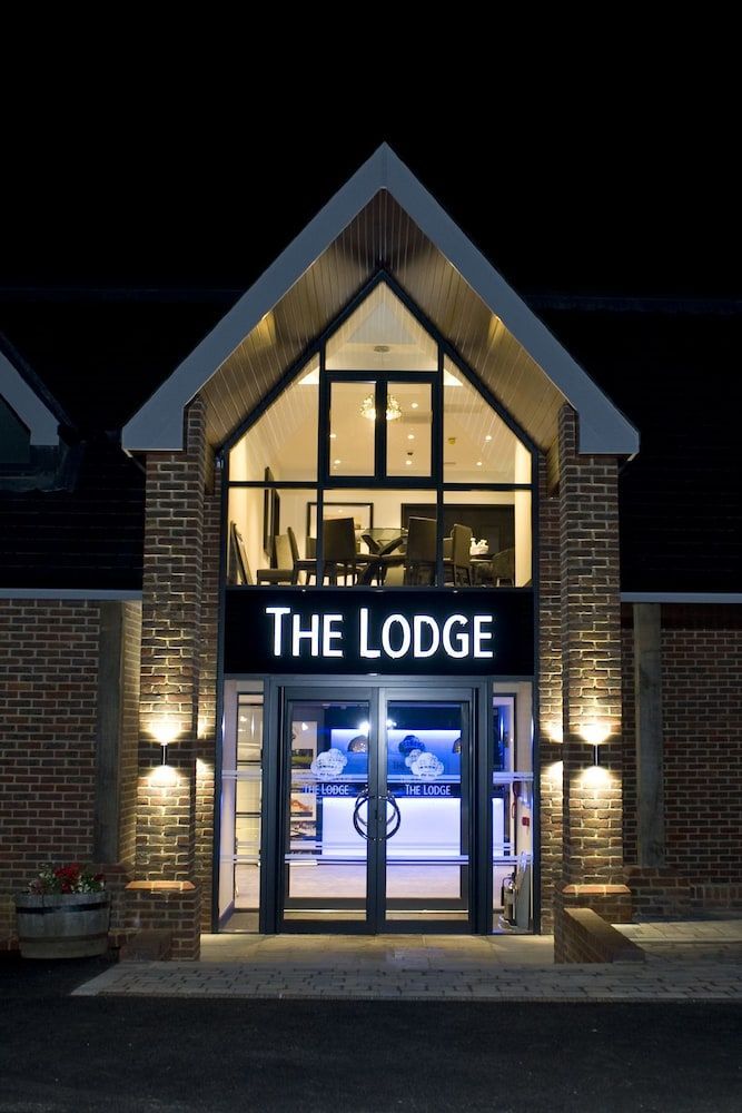 The Lodge at Kingswood 1