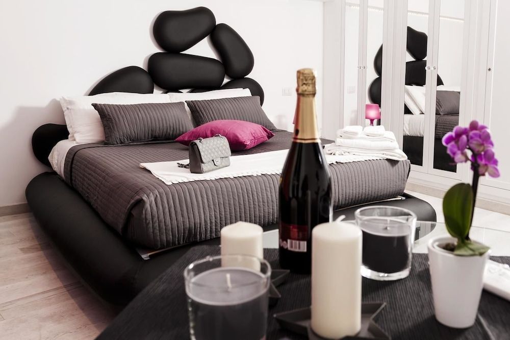 Two Chic Guesthouse 1