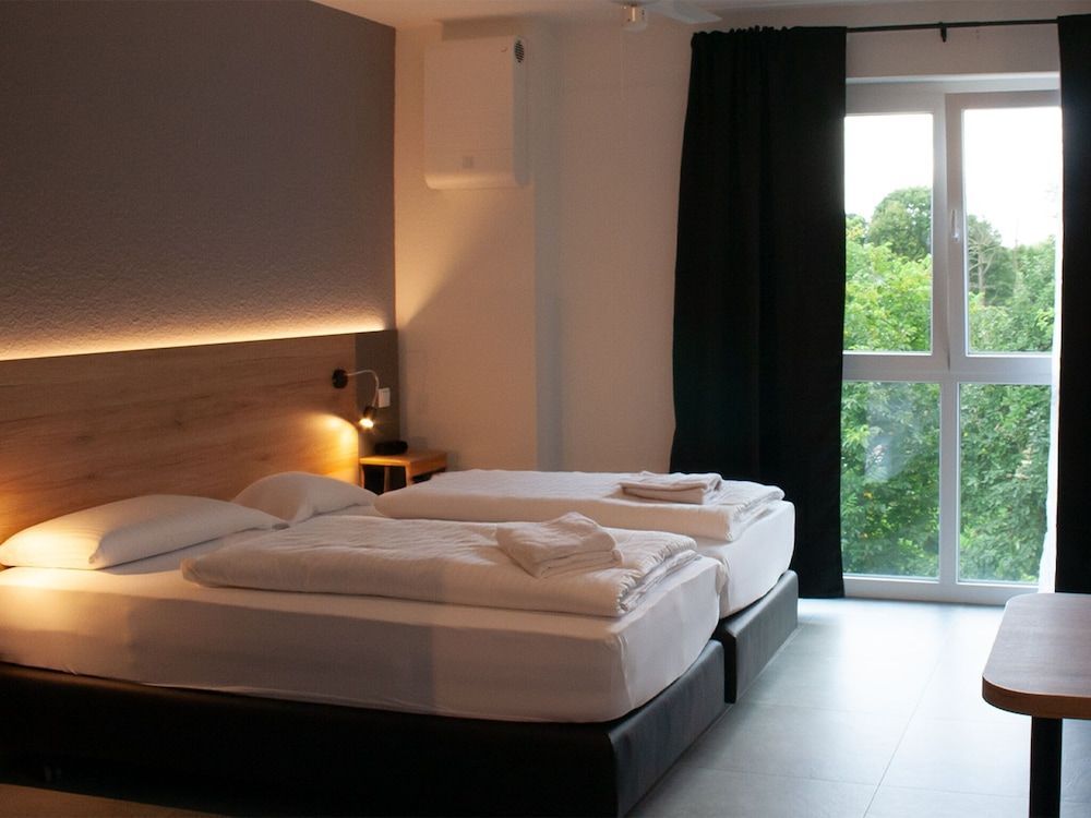 Hotel Good Night 1