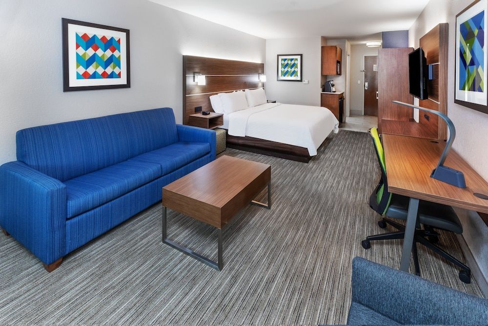 Holiday Inn Express & Suites LAFAYETTE-SOUTH by IHG 2