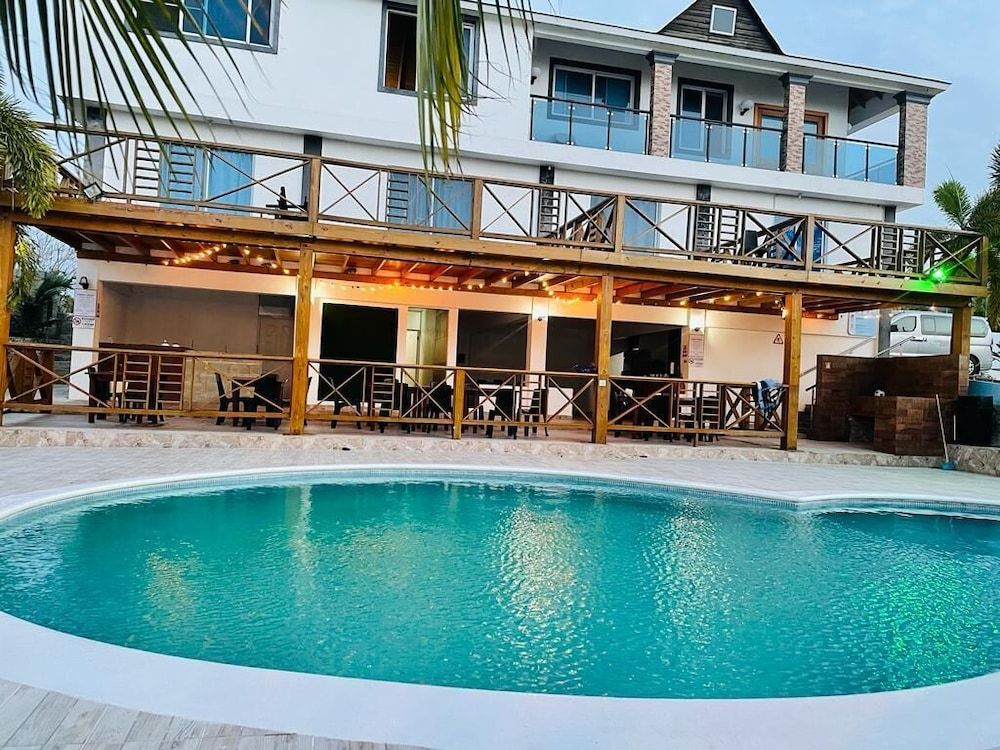 Ensenada Resort 1