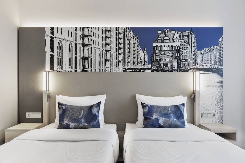 Courtyard by Marriott Hamburg City 2