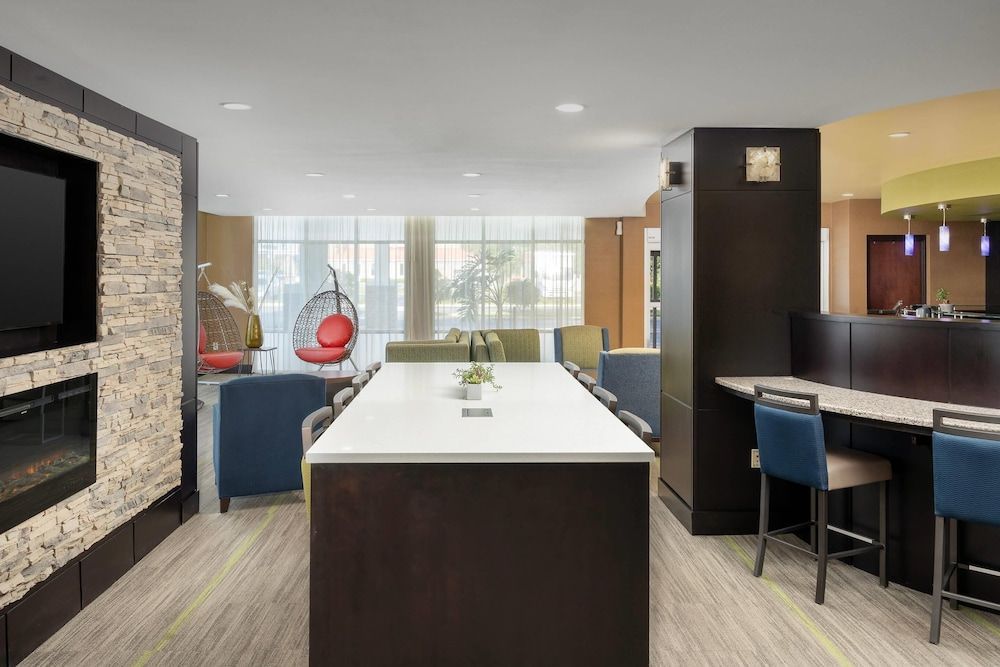 Comfort Suites Lake City 2