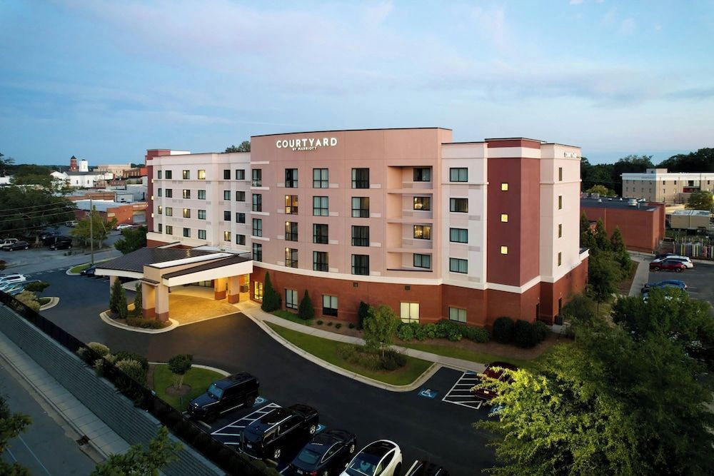 Courtyard by Marriott Carrollton 1