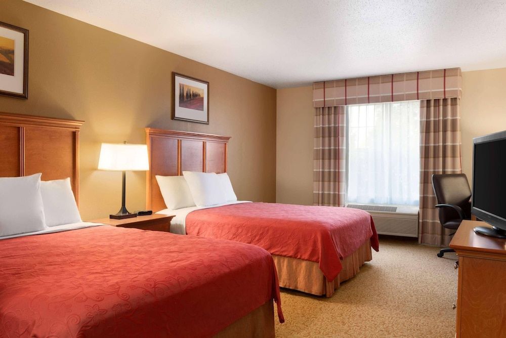 Country Inn & Suites by Radisson, Sycamore, IL 1