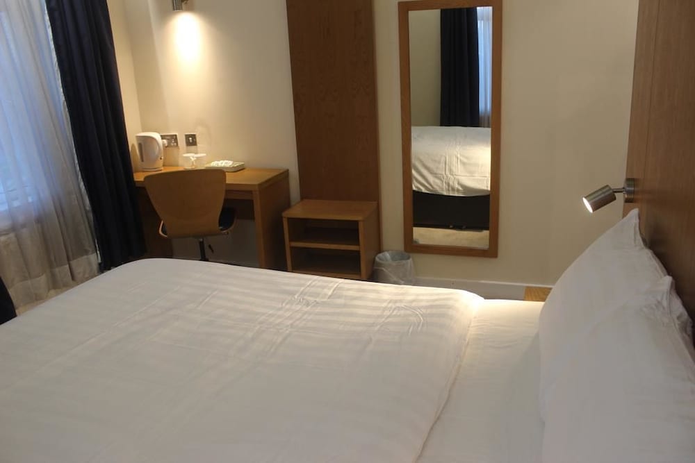 Corona Hotel Rotherham Sheffield Meadowhall 2