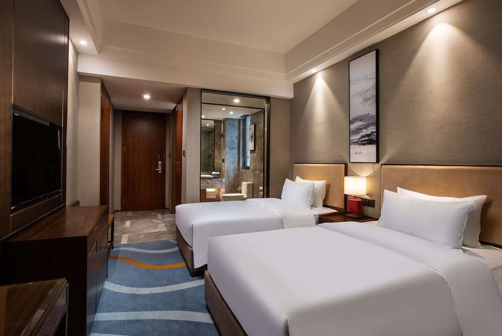 Ramada Encore by Wyndham Wuhan Caidian 1