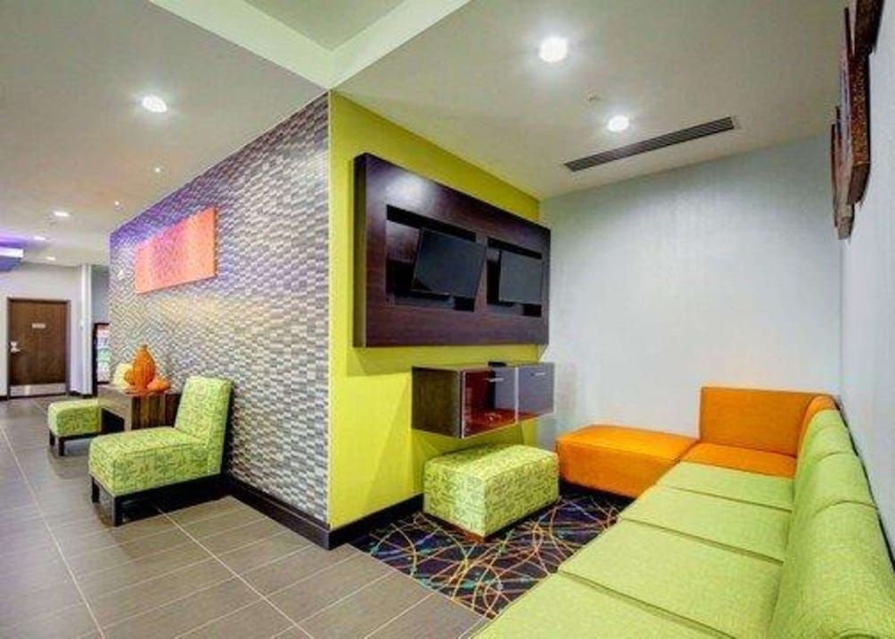 Comfort Inn & Suites Tulsa I-44 West - Rt 66 2
