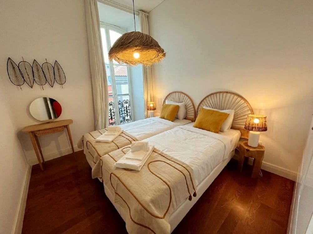 President Pais Apartment 1