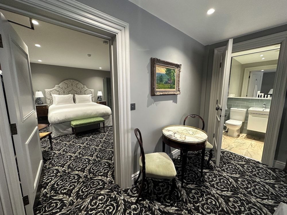 No. 30 Knightsbridge 2