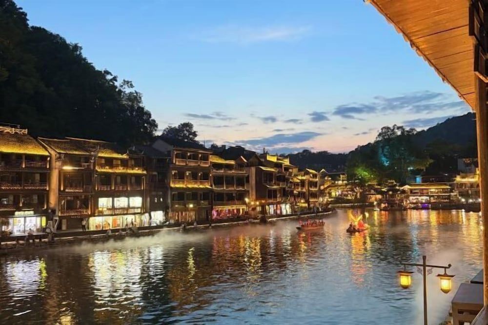 Phoenix Fuyuan Villa Riverside Hotel 1