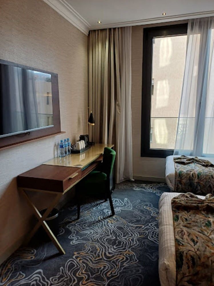 Saint-Eugene Hotel 1