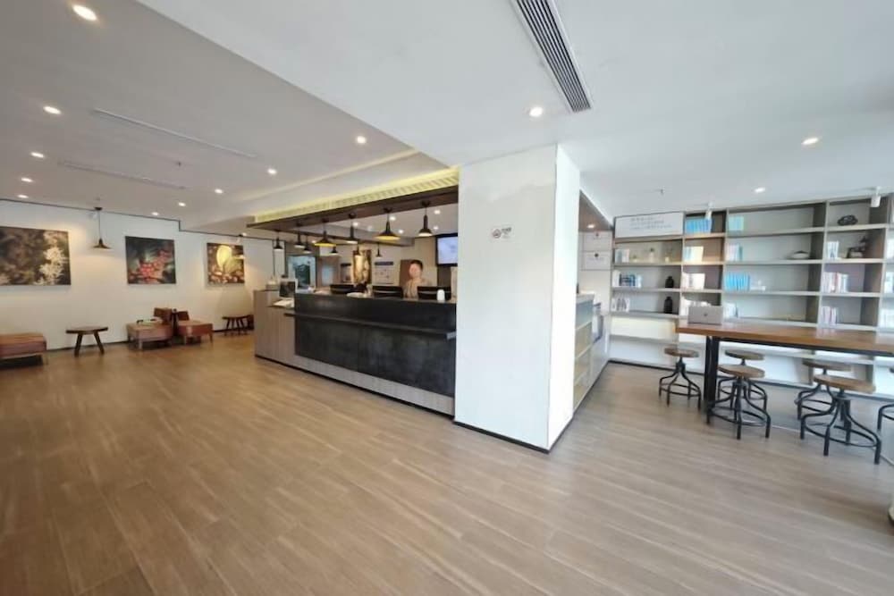 HanTing Hotel (Shenzhen Huaqiang Central Park) 1