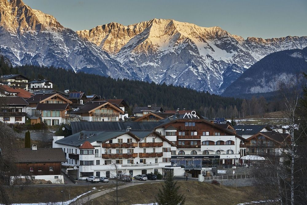 Mountains Hotel 1