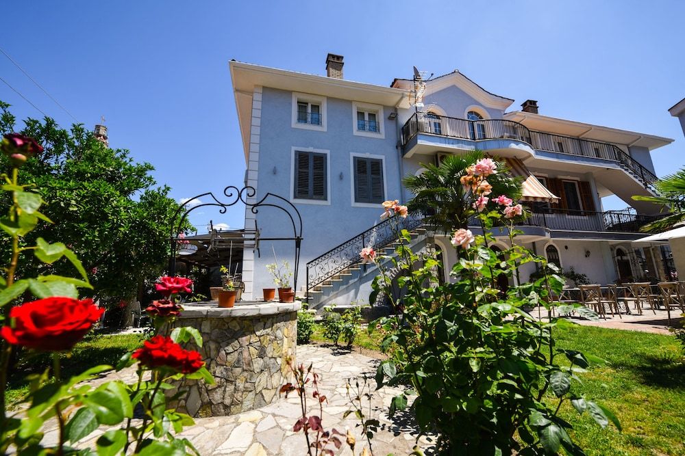Rose Garden Hotel 1