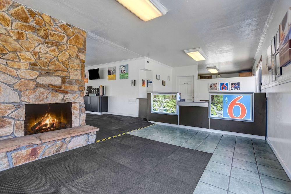 Motel 6 Fort Bragg, CA 2