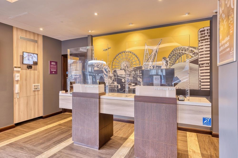 Premier Inn London Uxbridge Town Centre 2