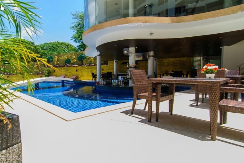 Wazza's Patong Apartment, Smart TV and Fast Wi-Fi 2