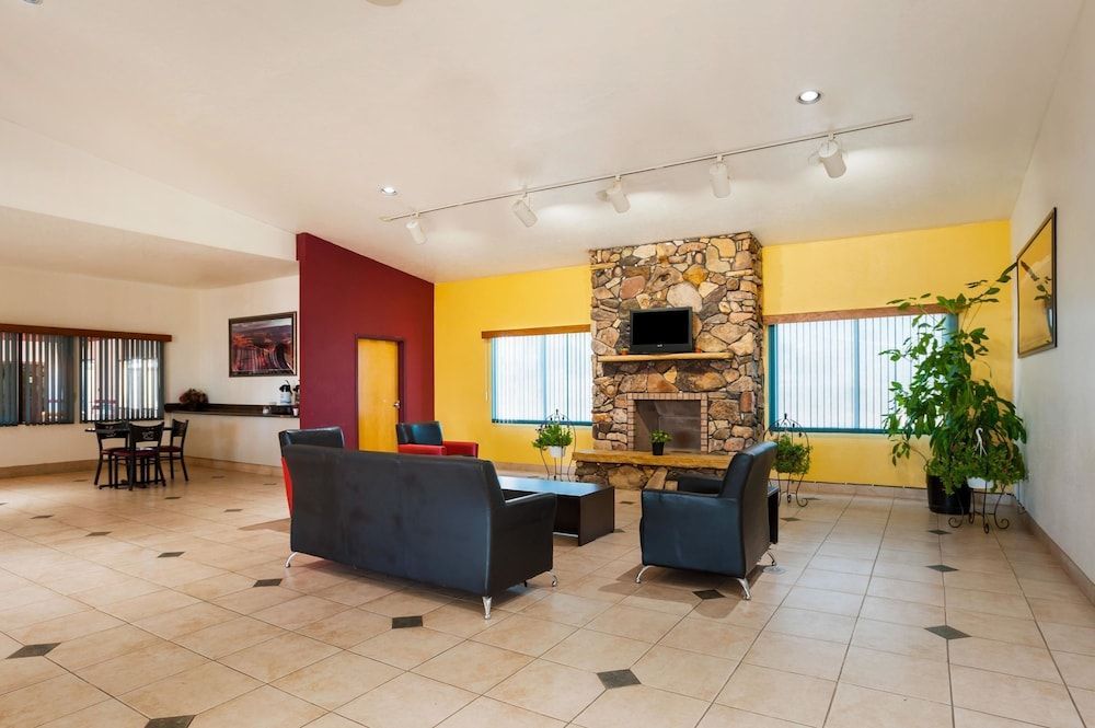 Rodeway Inn & Suites Blanding 2