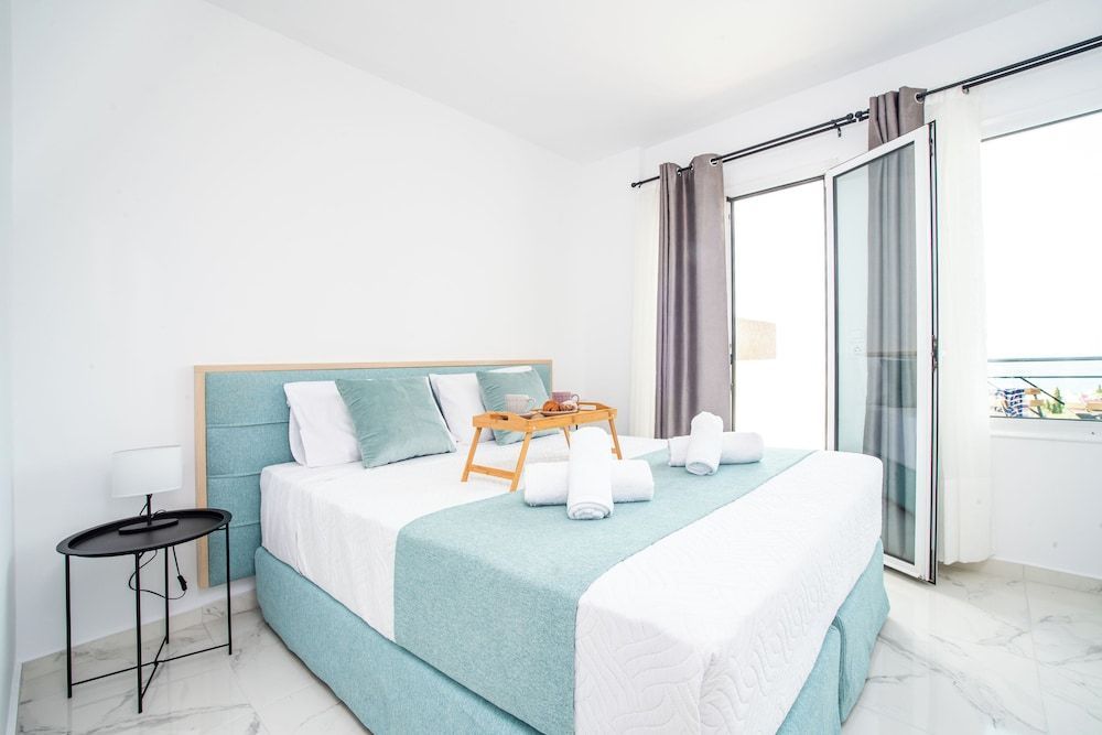 Athinais Suites 2