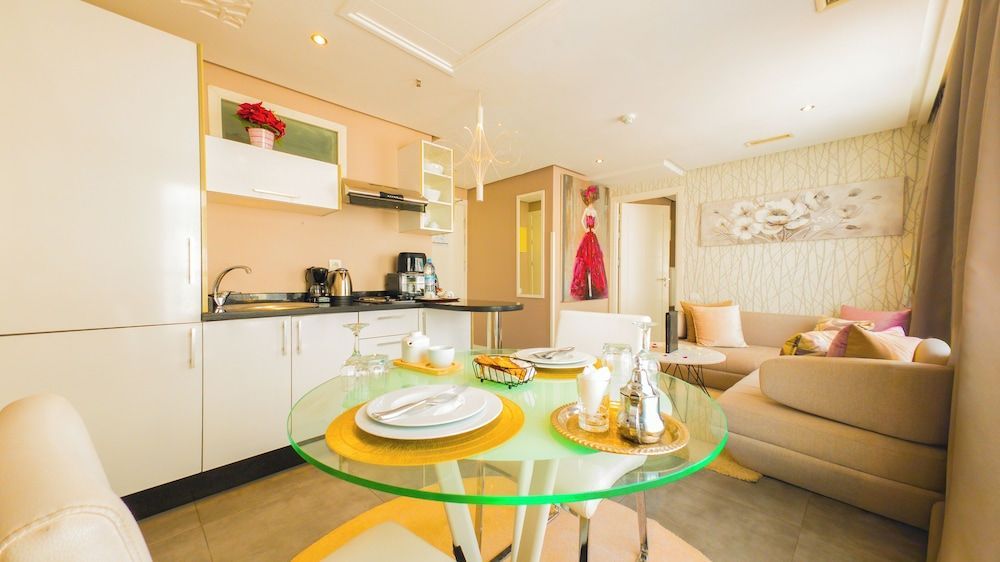 RENT-INN Suites Hotel 1