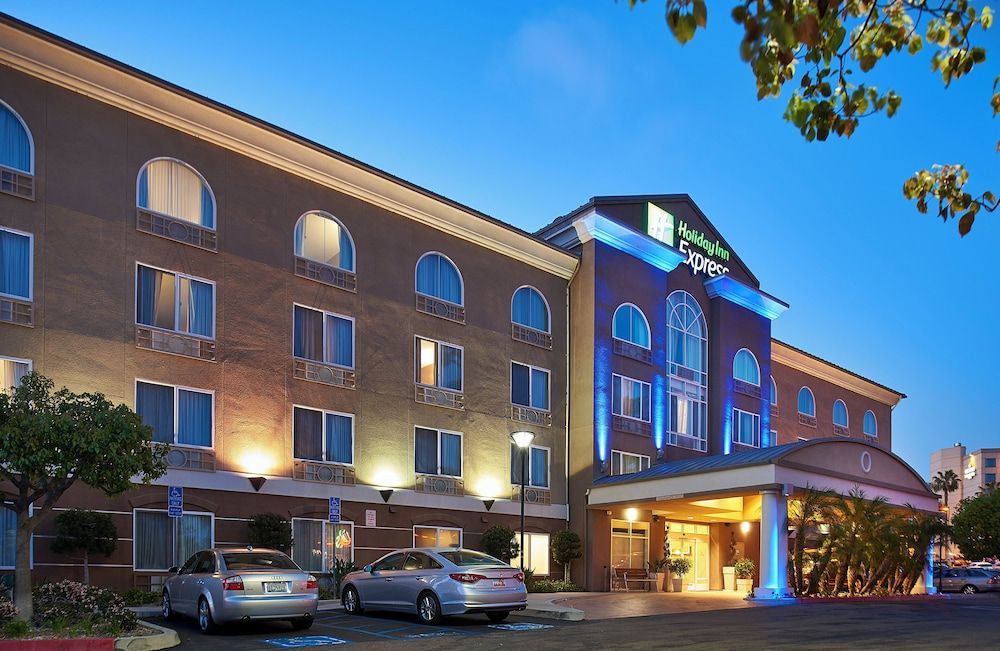 Holiday Inn Express & Suites SAN DIEGO-SORRENTO VALLEY by IHG 1