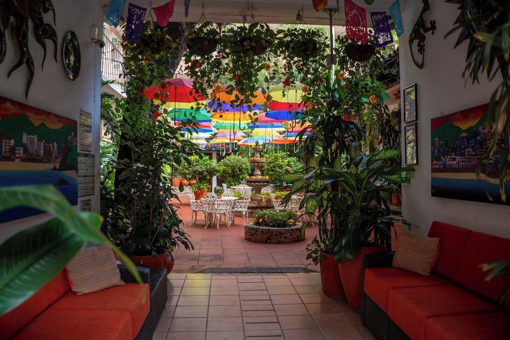 Hotel Posada De Roger - Near Los Muertos Beach 2
