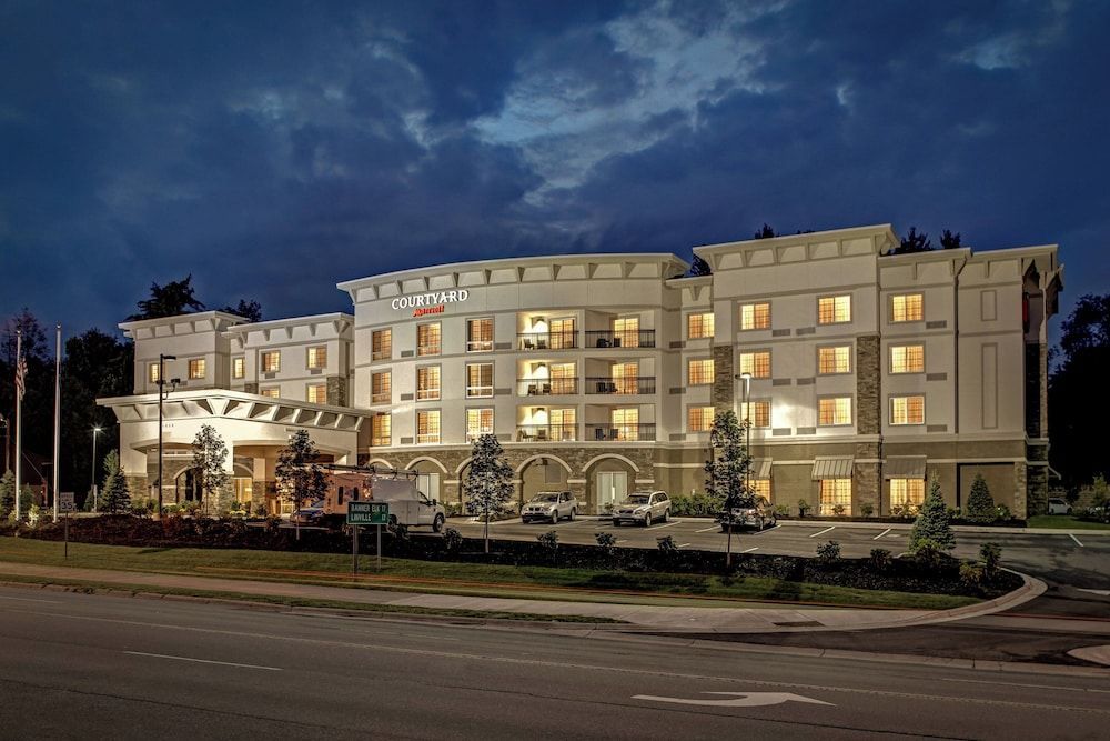 Courtyard by Marriott Boone 1