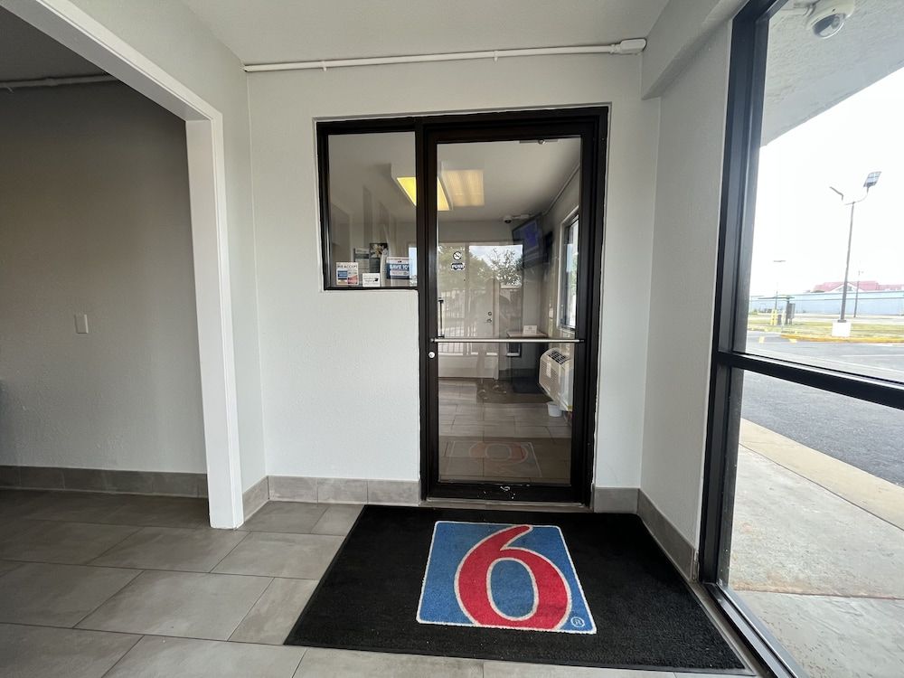 Motel 6 Jonesboro 2
