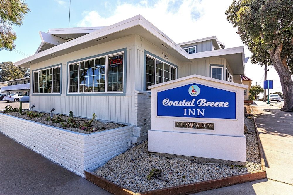 Coastal Breeze Inn 1