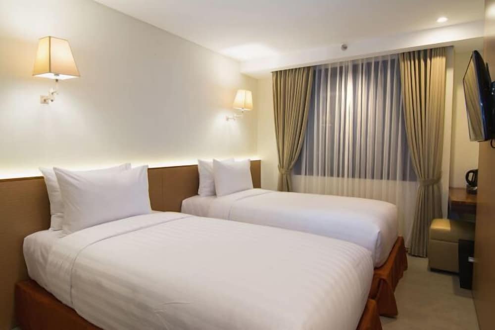Paris - Denpasar - Bali - Savvoya Hotel Seminyak - Denpasar - Bali