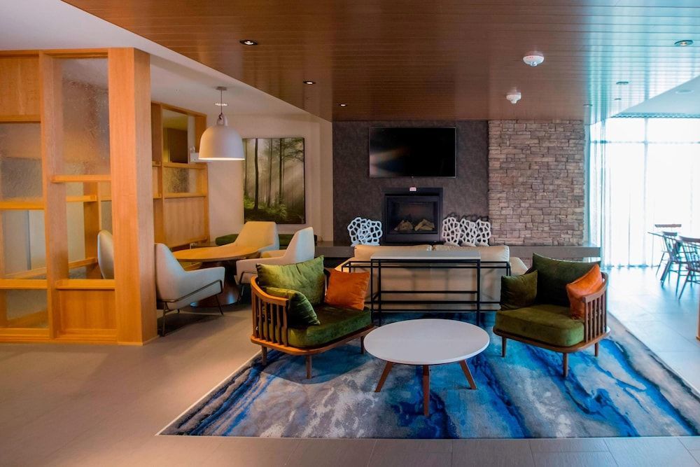 Fairfield Inn & Suites By Marriott Alexandria 1