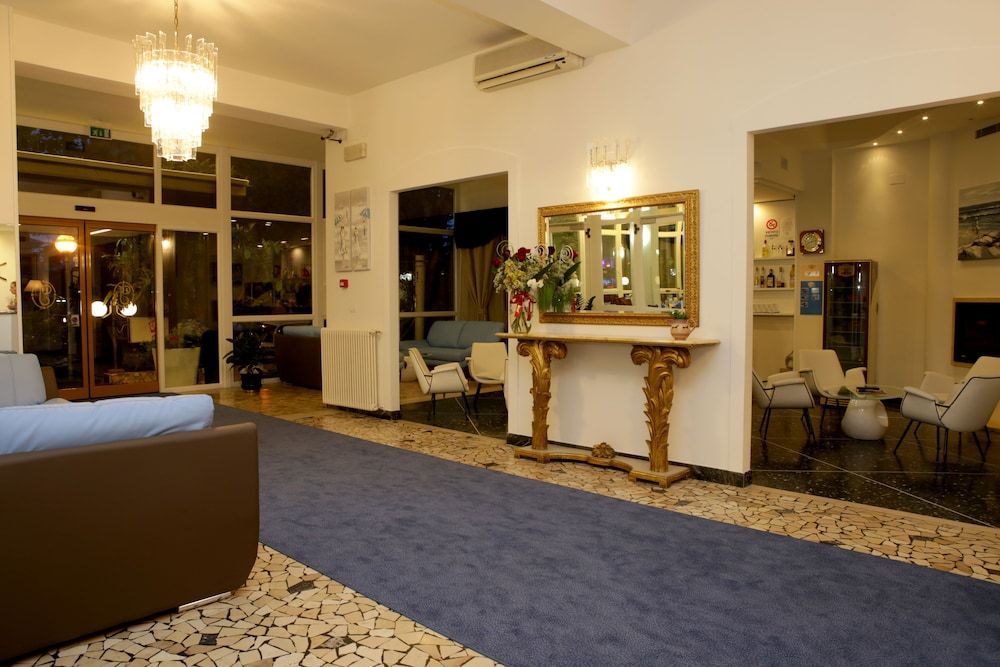 Hotel Jolie 2