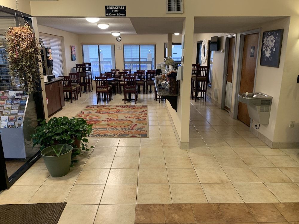 Carolina Inn & Suites of Lake Norman 2