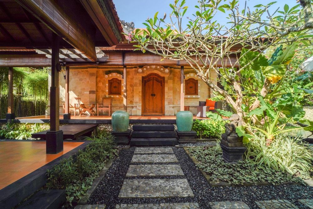 Giri Bhagawan Villas & Spa 1