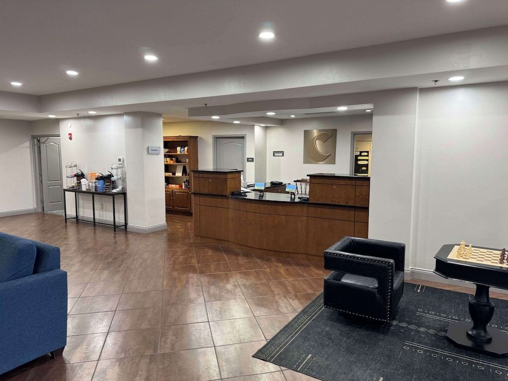 Comfort Suites Knoxville East 2